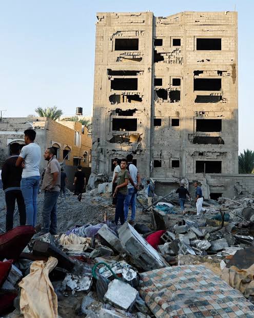 TRUMP PROMISES PALESTINIANS PEACE AND HAPPINESS—SOMEWHERE OVER THE RAINBOW…